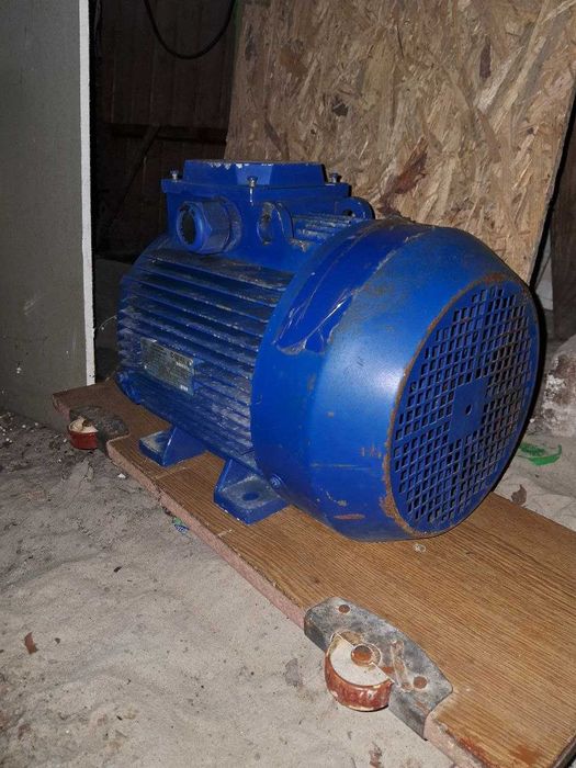 Продам двигун 5.5кВт