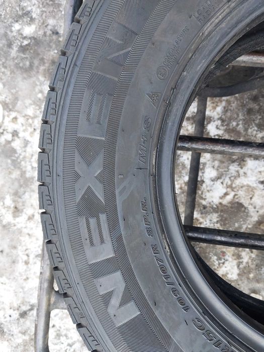 Opony zimowe 215.70.15c bus Nexen 2023
