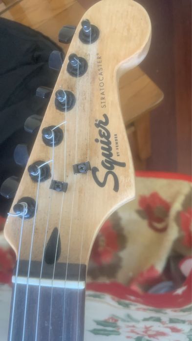 Guitarra strato fender squier edição limitada