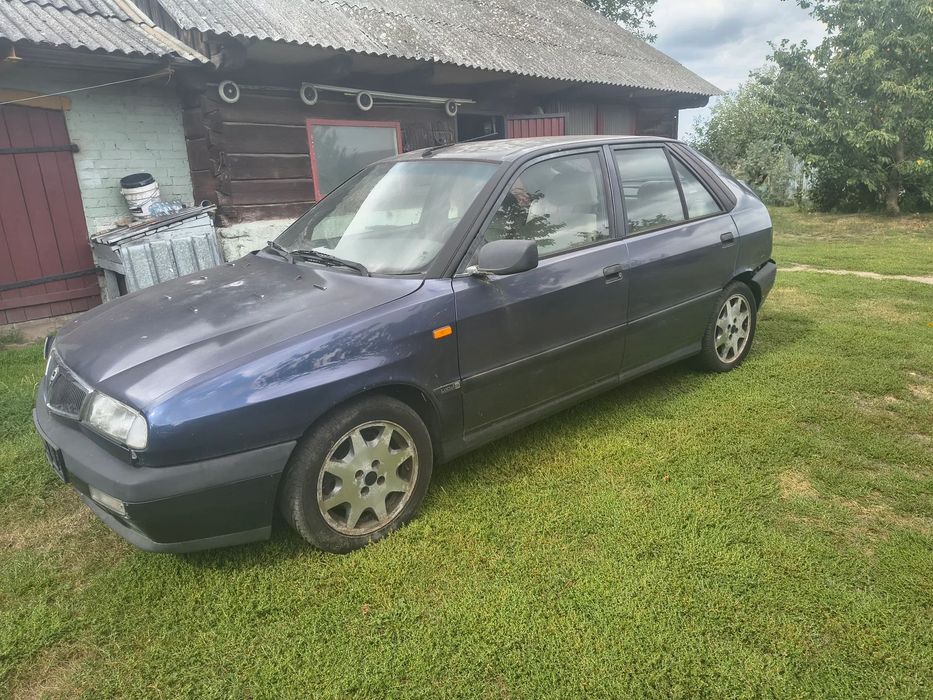 Lancia Delta GT 2.0 Beznyna 139 km