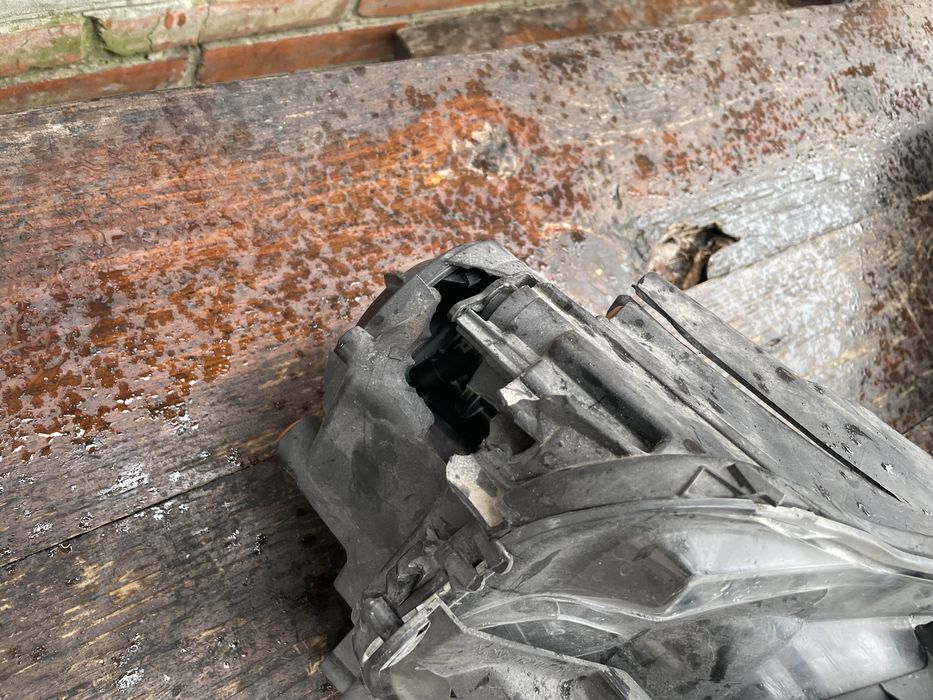 Фара права jeep Cherokee 14-18