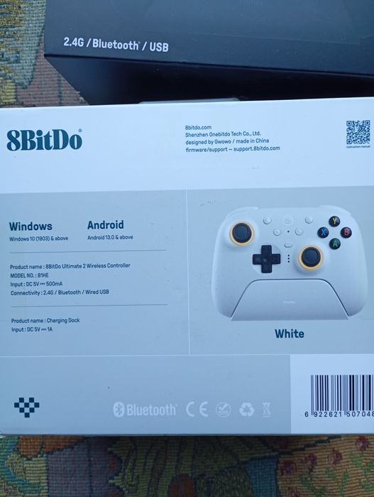 геймпад 8BitDo Ultimate 2 Wireless Controller.