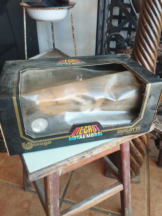 Burago escala 1:18 Bugatti