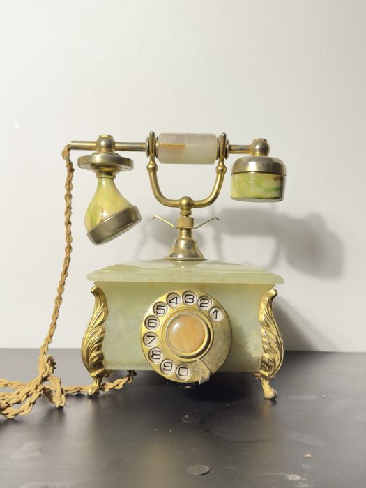 Telefone Antigo em Mármore