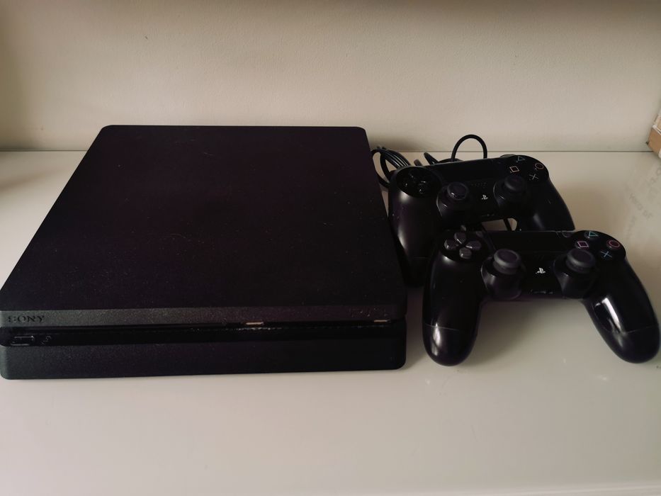 Konsola Sony Ps4 +2 Kontrolery + Gra zestaw