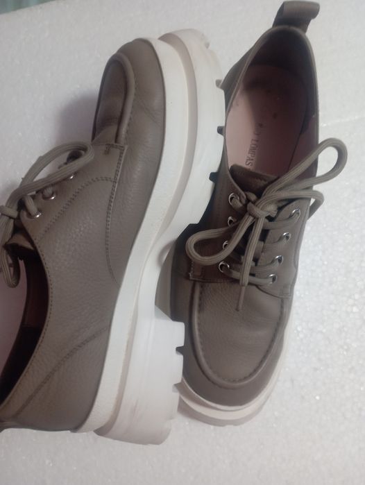 Куртки пальто ,жилетки жіночі підліткові,теплий спортивний костюм,угі