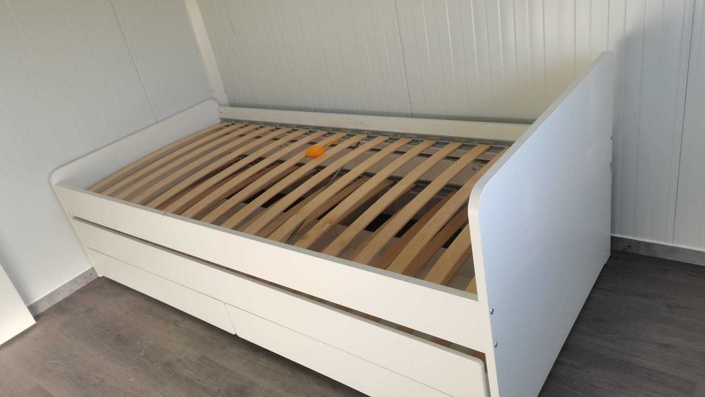 Cama dupla com colchões incluídos + gaveta de arrumação