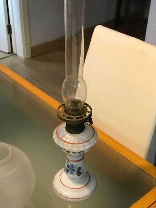 Candeeiro petroleo vidro opalino