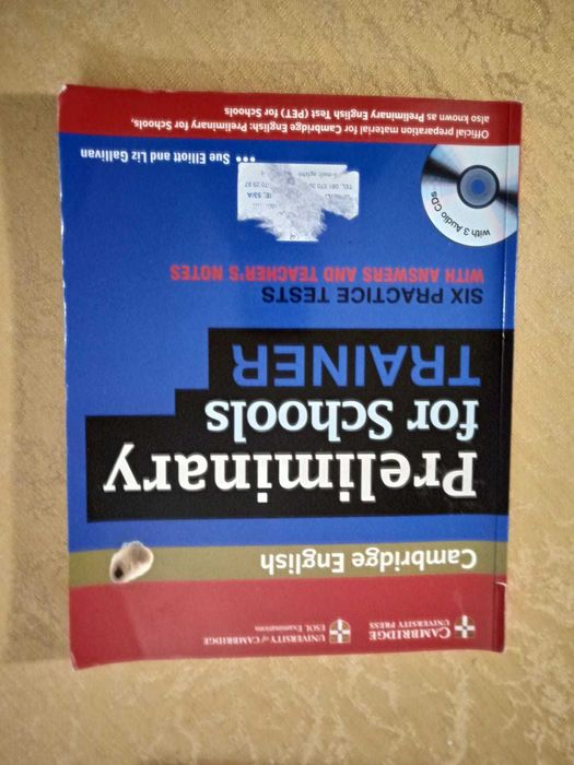 Cambridge Preliminary for Schools Trainer (tem três  DVD)