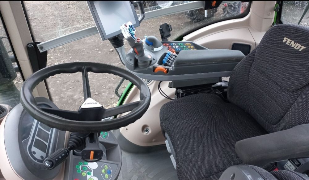 Fendt 826vario S4