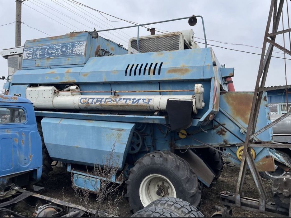 Комбайн СЛАВУТИЧ  КЗС-9.1 робочий