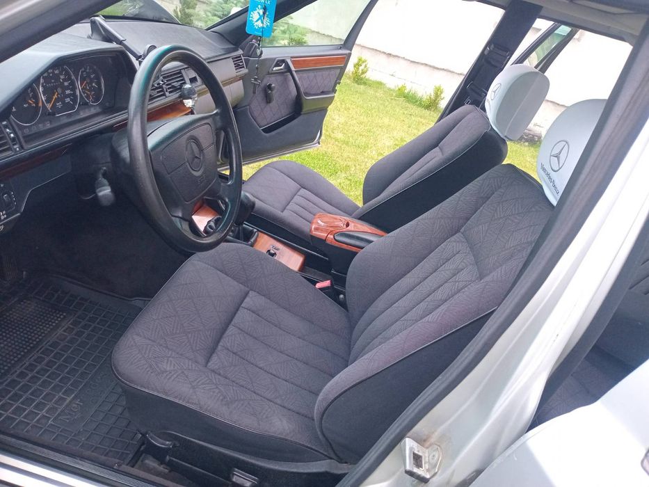 Продається Wercedes-Bens w124. Мотор 2.5.Корoбка механіка