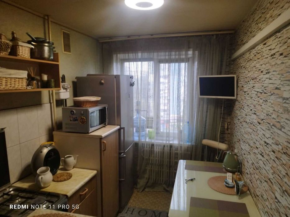 Продам  уютную  2-х квартиру, на Терещенковской,27. Отличная локация.