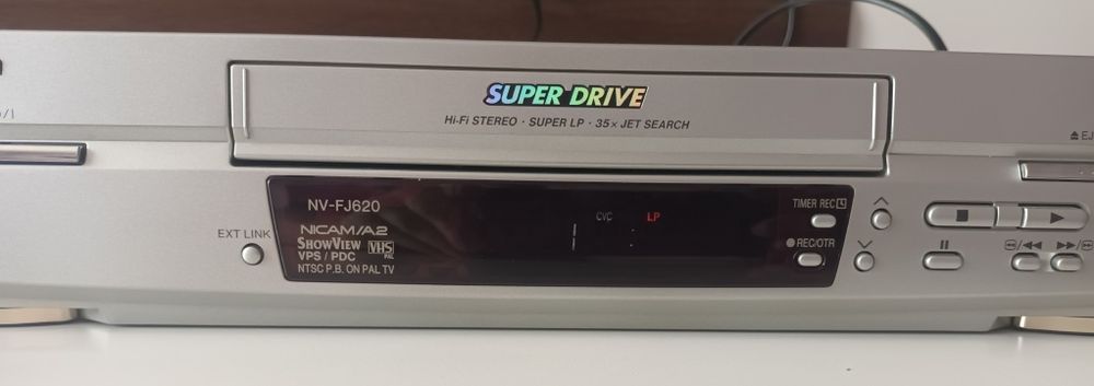 Magnetowid VHS marki Panasonic,NV-FJ620