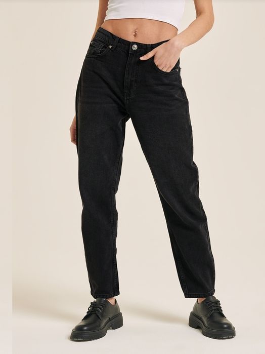 Джинси від італійського бренду Alcott.