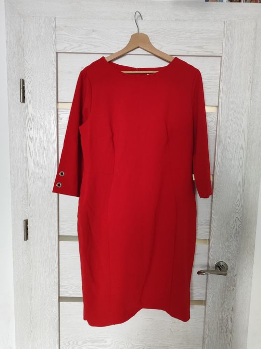 Czerwona sukienka 44