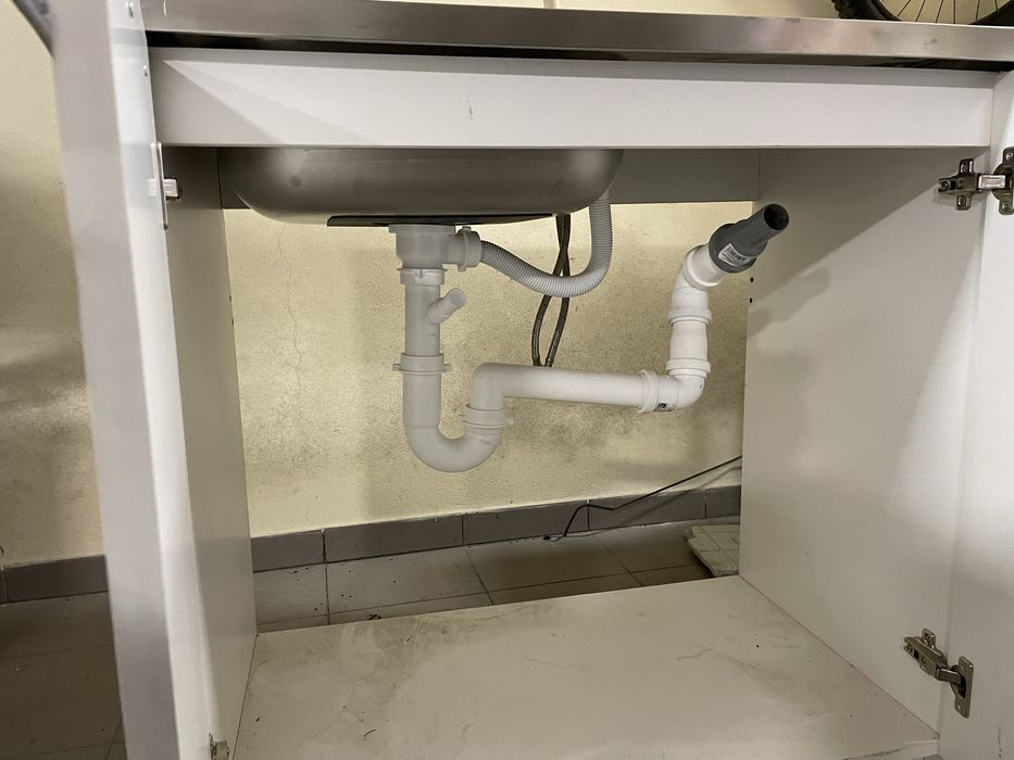 Zlewozmywak z baterią i szafką