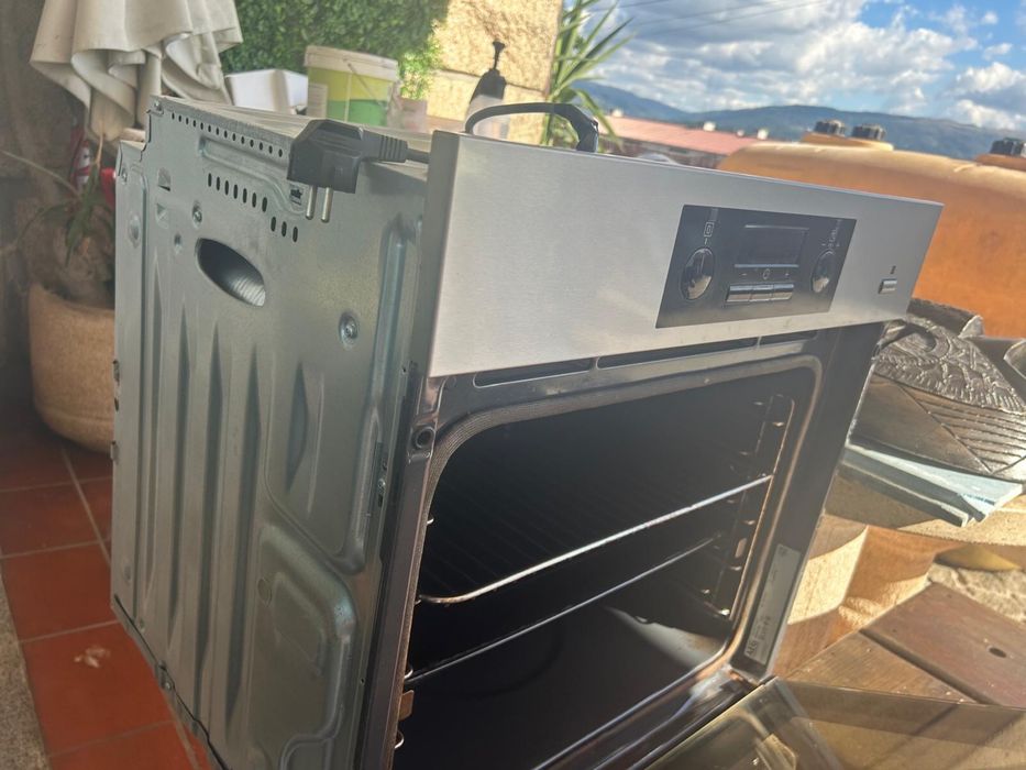 Forno AEG cinzento
