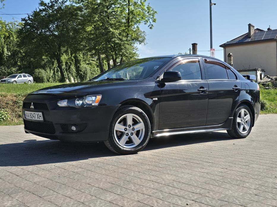 Mitsubishi Lancer X (10)