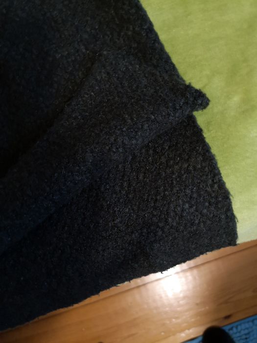 Sweter z Mango. Ciemna zieleń.