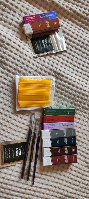 Farby i pędzle do brwi