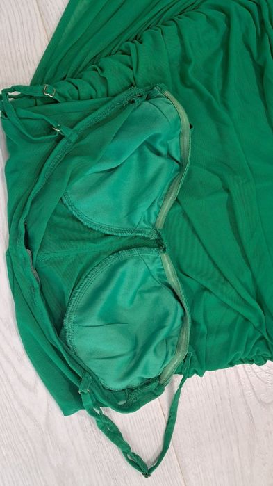 Вечірня сукня зелена шлейф драпіювання