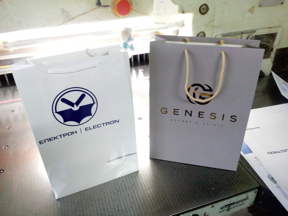 пакети паперові та картонні