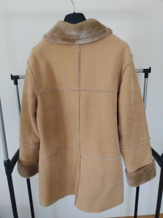 Sobretudo senhora XXL todo em pêlo no interior