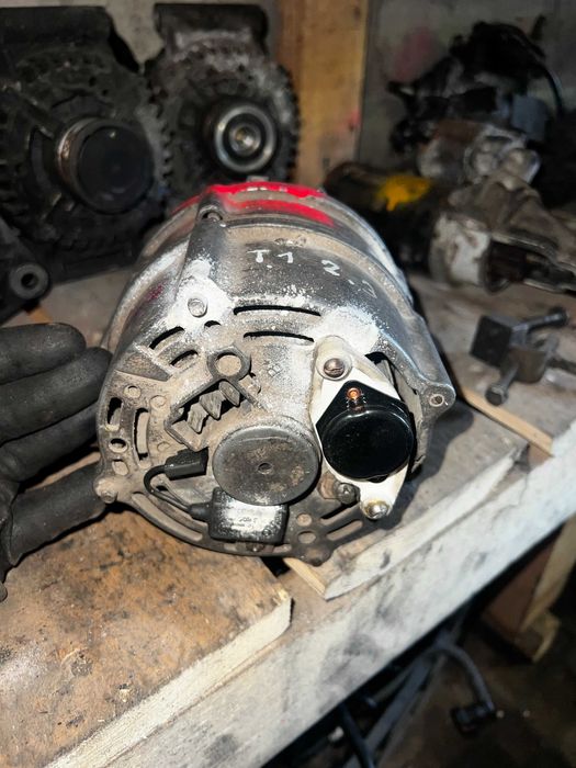 Генератор Мерседес т1 207-410 до двигуна ом 601-602