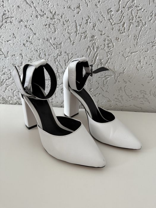 Весільні, білі туфлі, розмір 40