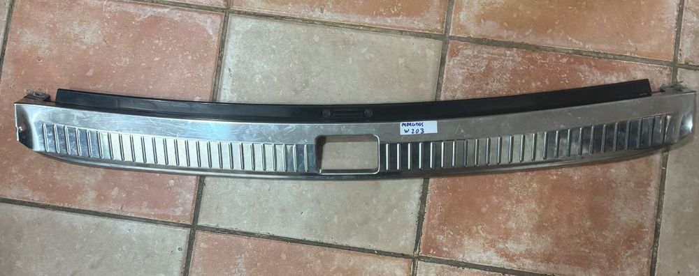 Acabamento de Mala Mercedes C Class W203