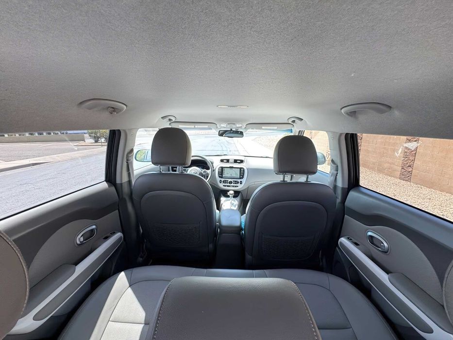 Kia Soul EV      2015