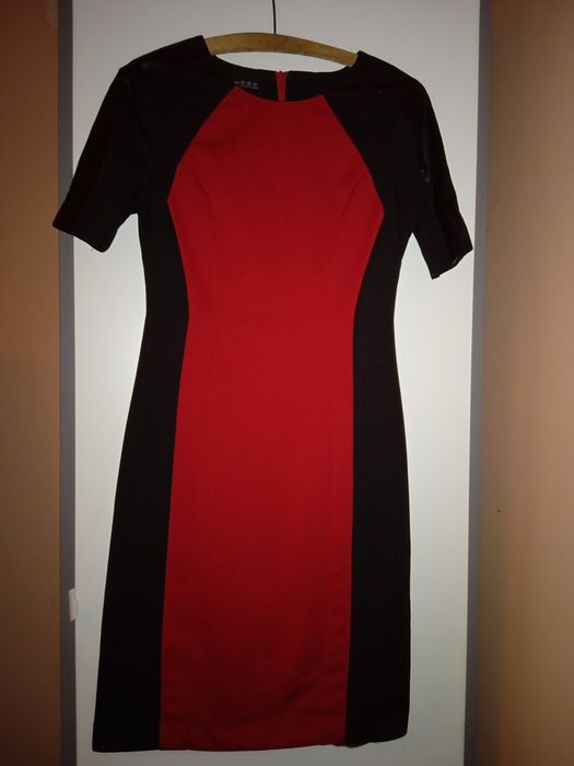 Sprzedam sukienkę czarno czerwona
