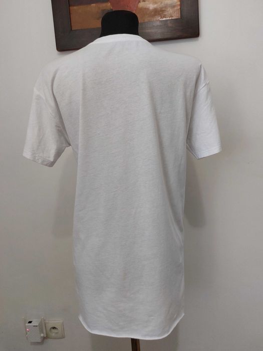 Biały, asymetryczny T-shirt z nadrukiem, S