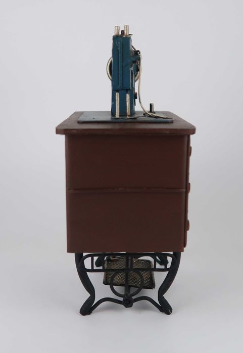 Maquina de costura miniatura em metal