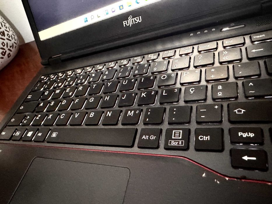 Fujitsu LifeBook U747 14.1"FullHD/i5-6300u/16Gb Ram/Ssd 256Gb