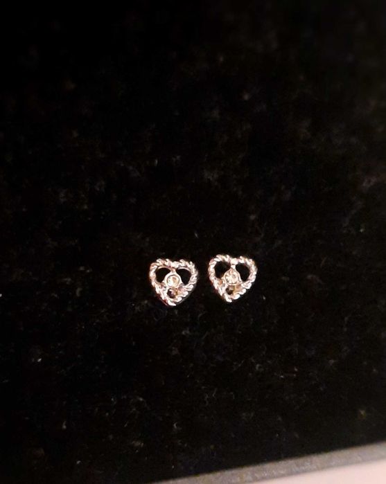 Brincos prateados nunca usados - 6 pares