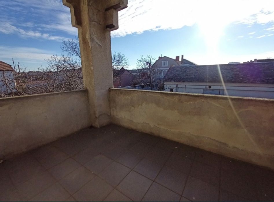 11 фонтана. Хозяин. Дом под мини отель, пент хаус, детский сад