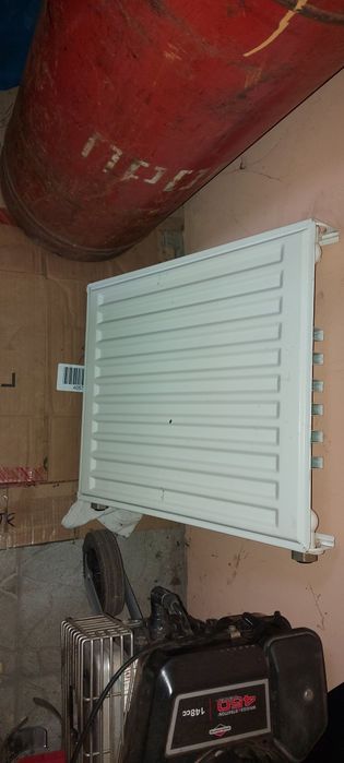 Продам радиаторы отопления стальные ,вентиль на 1/2 дюйма