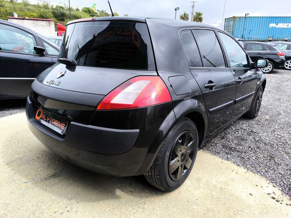 Mégane Comercial Preto 100cv A/C