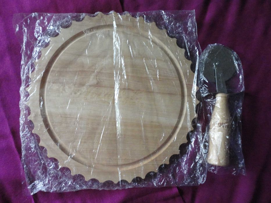 Деревянная доска и нож для пиццы (набор) Coca cola