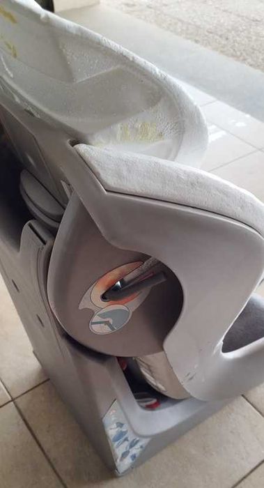 Cadeira auto Chicco 9-18 Kg Usada