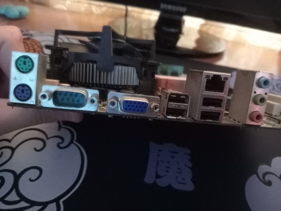 материнська плата + процессор + оперативна пам'ять + куллер