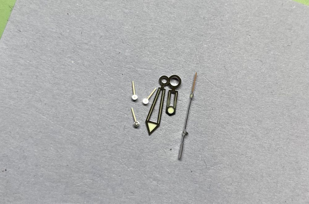 Omega Seamaster 300m Bond chronograph wskazówki