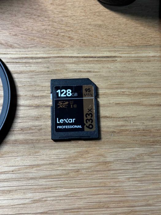 CANON EOS 80D + EF-S 18-135mm f/3.5-5.6 IS USM