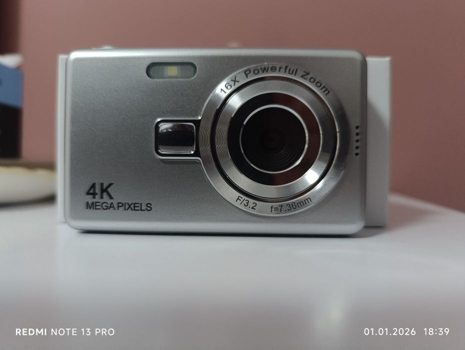 Фотоапарат Digital Camera