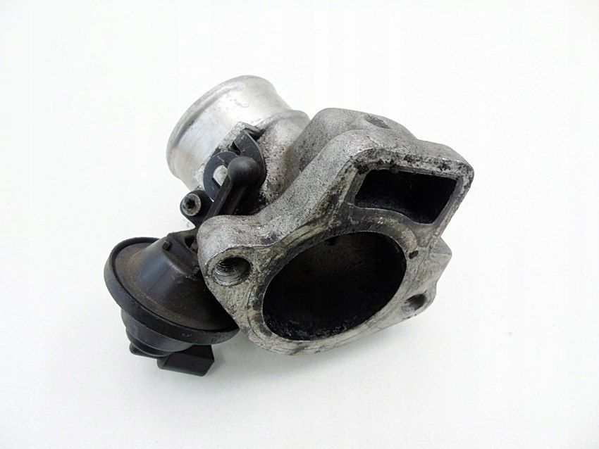 Przepustnica Wlot Rura 2.5 Tdi Audi A4 A6 A8 Passat B5 Superb 8D0145950D