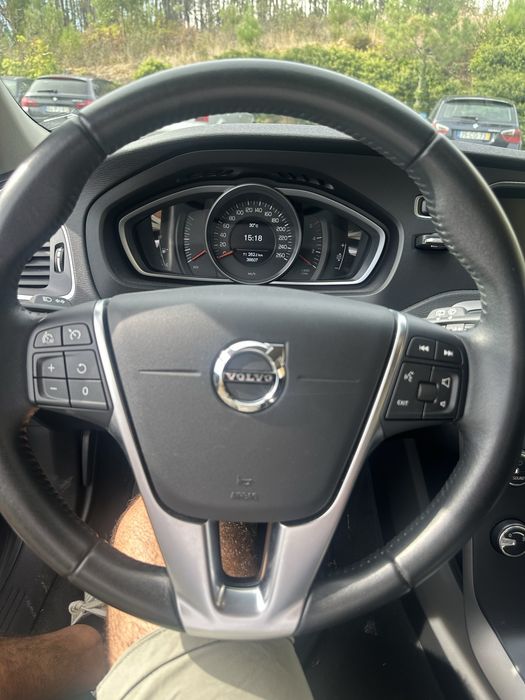 Volvo v40 d3 (Poucos km)