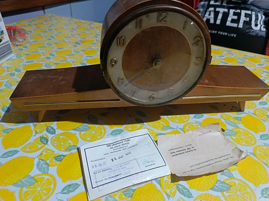 Stary zegar z 77roku