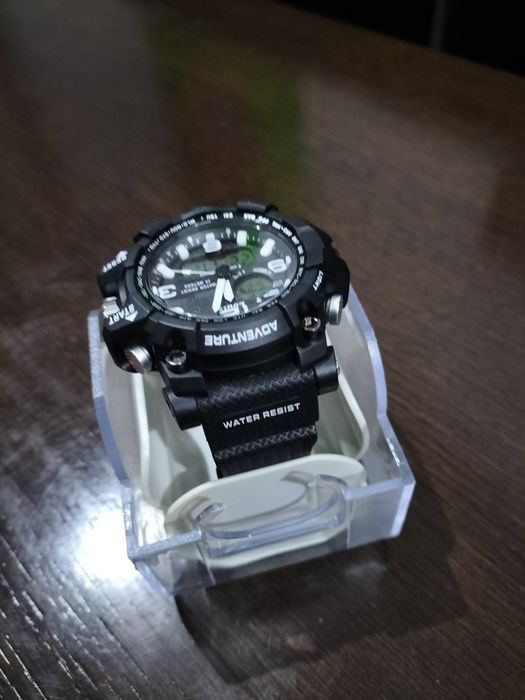 Relógio Louis  Valentino  tipo g-shock